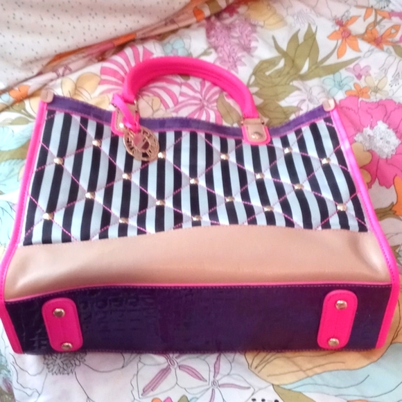 💖💜Most Treasured HENRI BENDEL Bag in my Collection💖💜 Rare and Lovely! - Picture 4 of 15